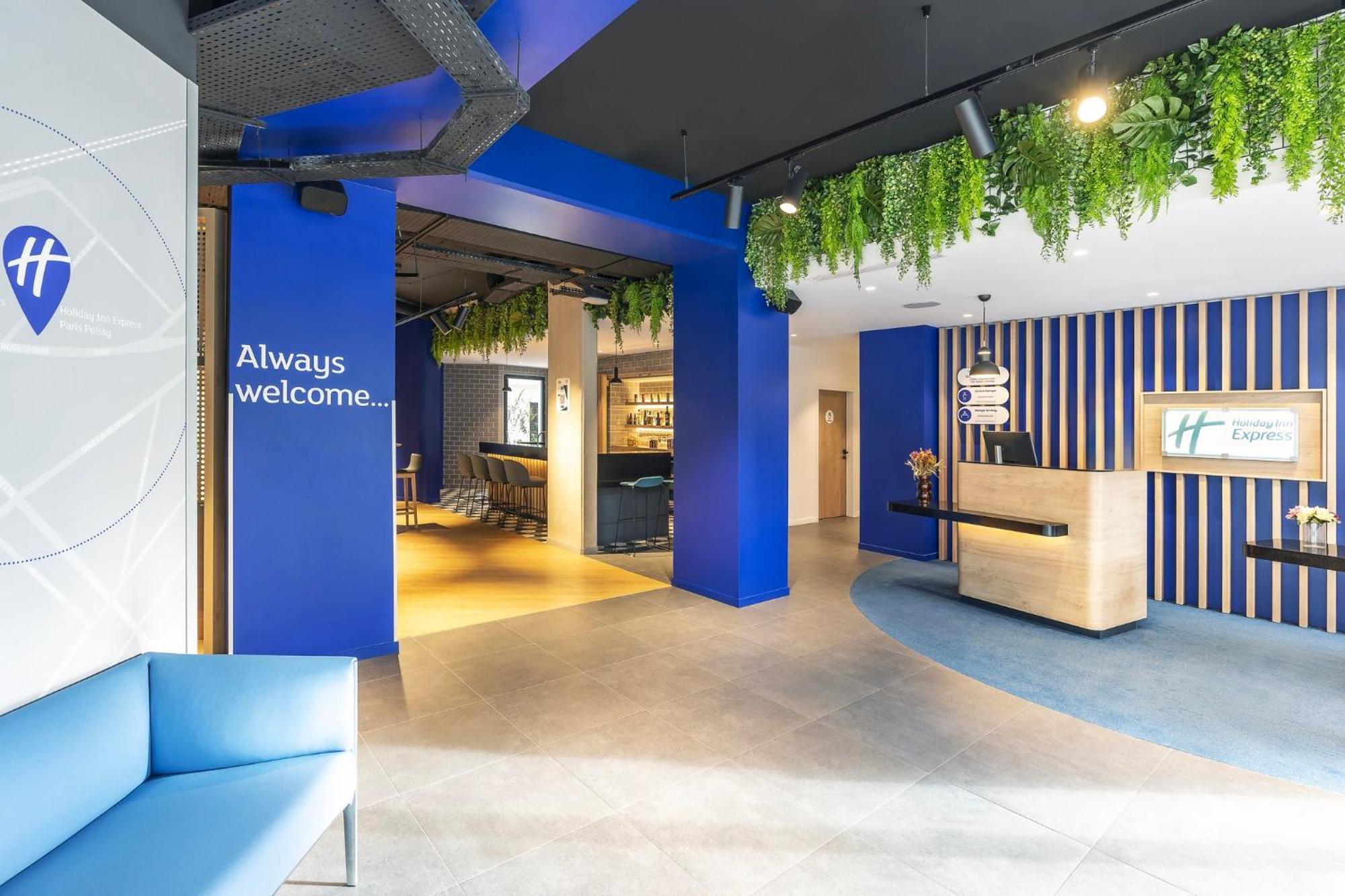 Holiday Inn Express Paris - Poissy By Ihg Exteriör bild