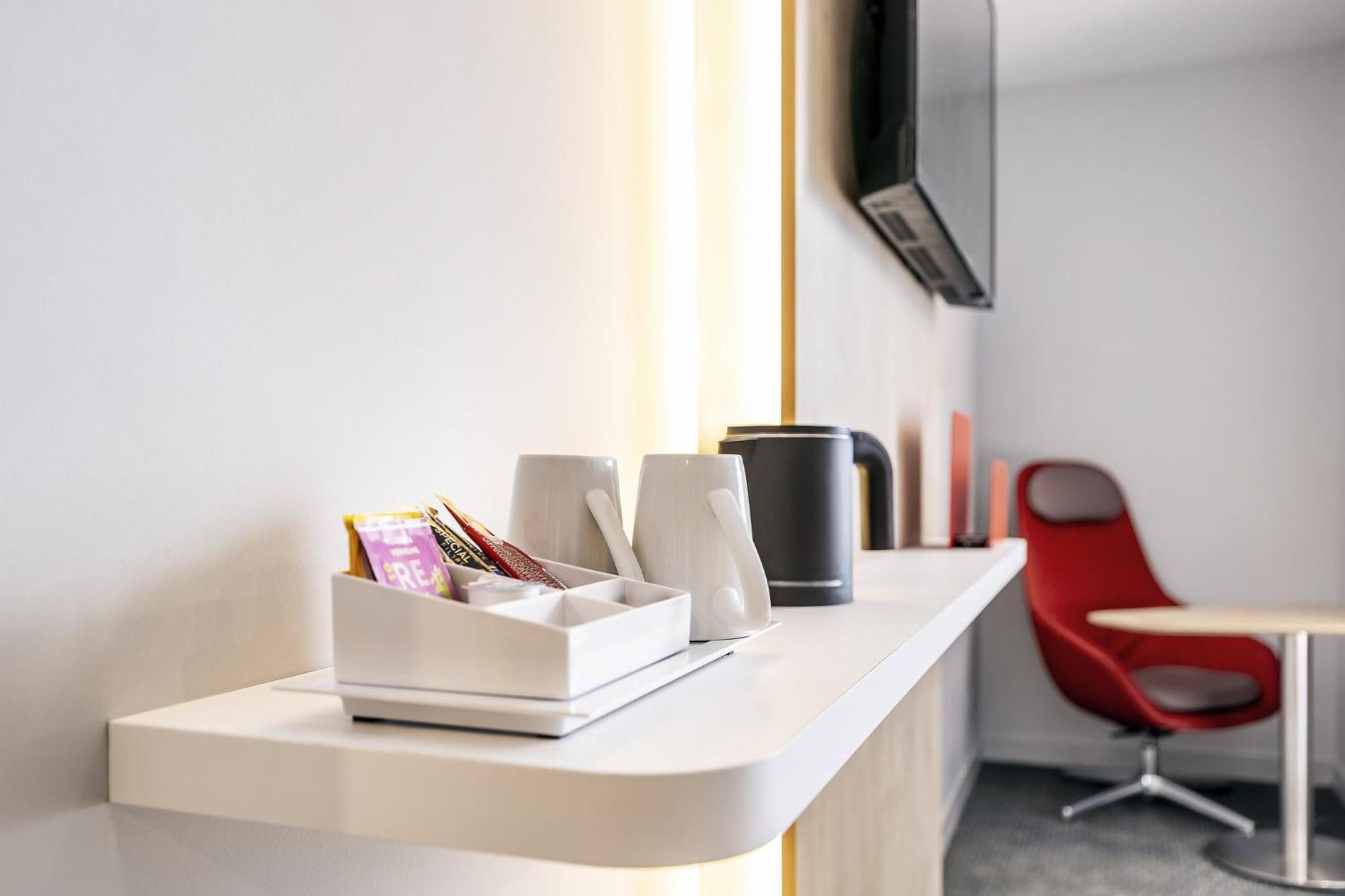 Holiday Inn Express Paris - Poissy By Ihg Exteriör bild