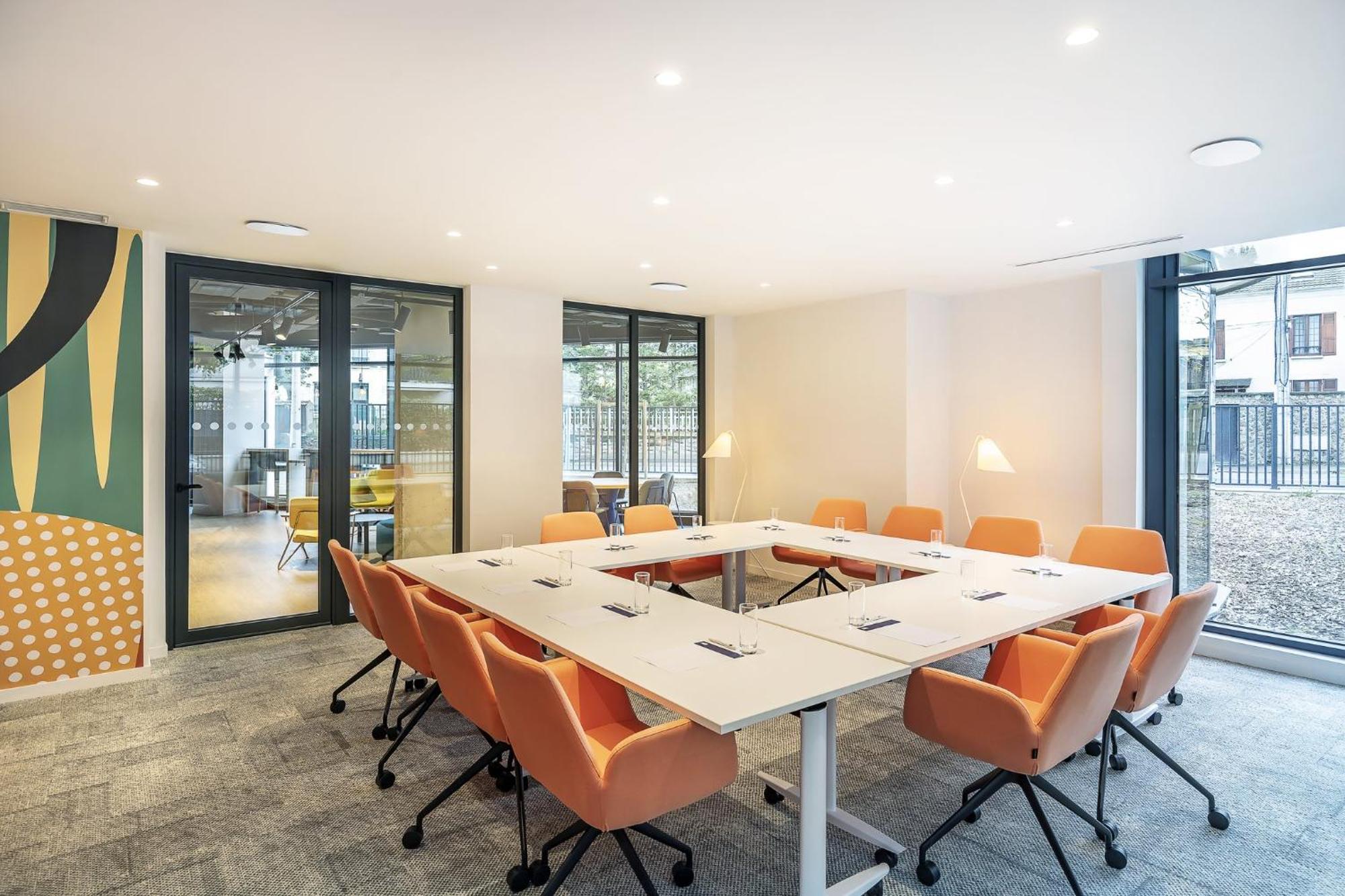 Holiday Inn Express Paris - Poissy By Ihg Exteriör bild